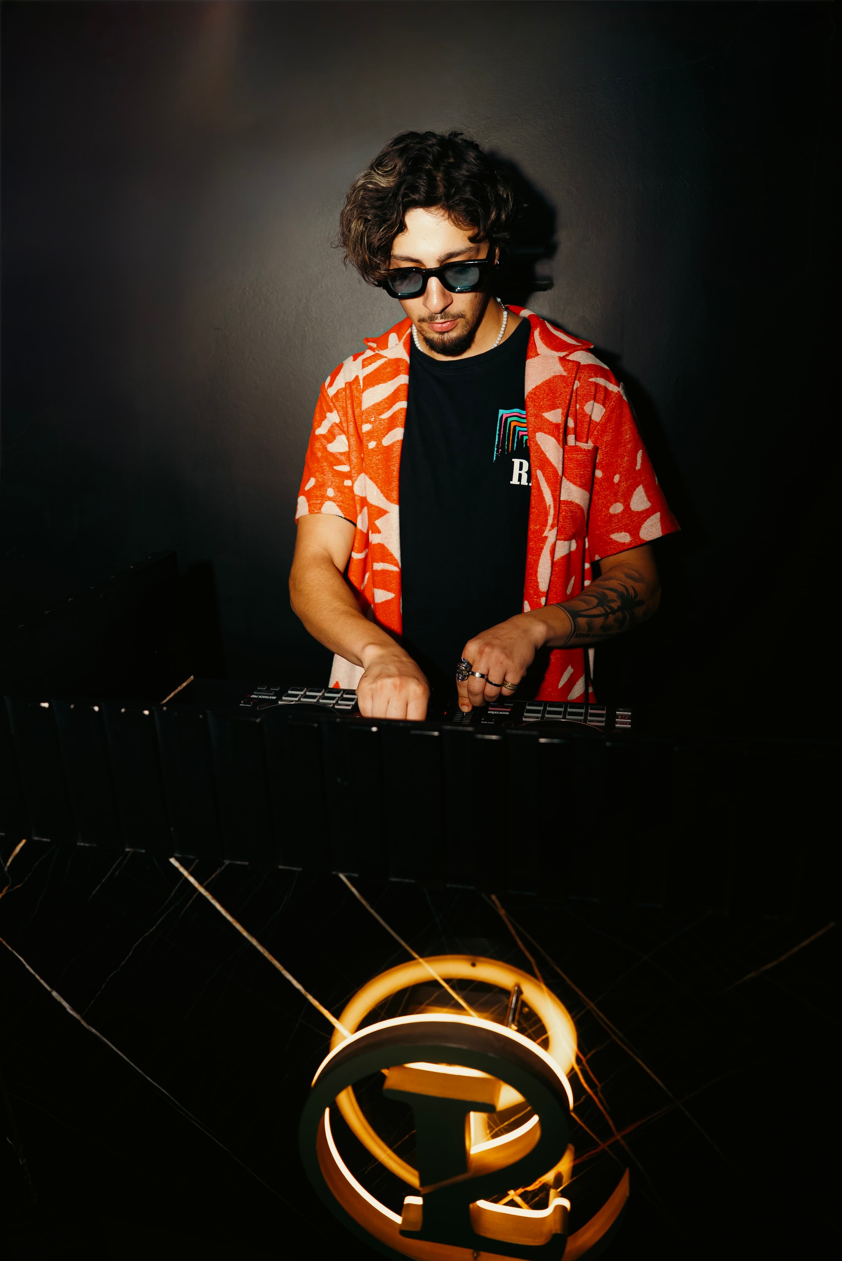 DJ